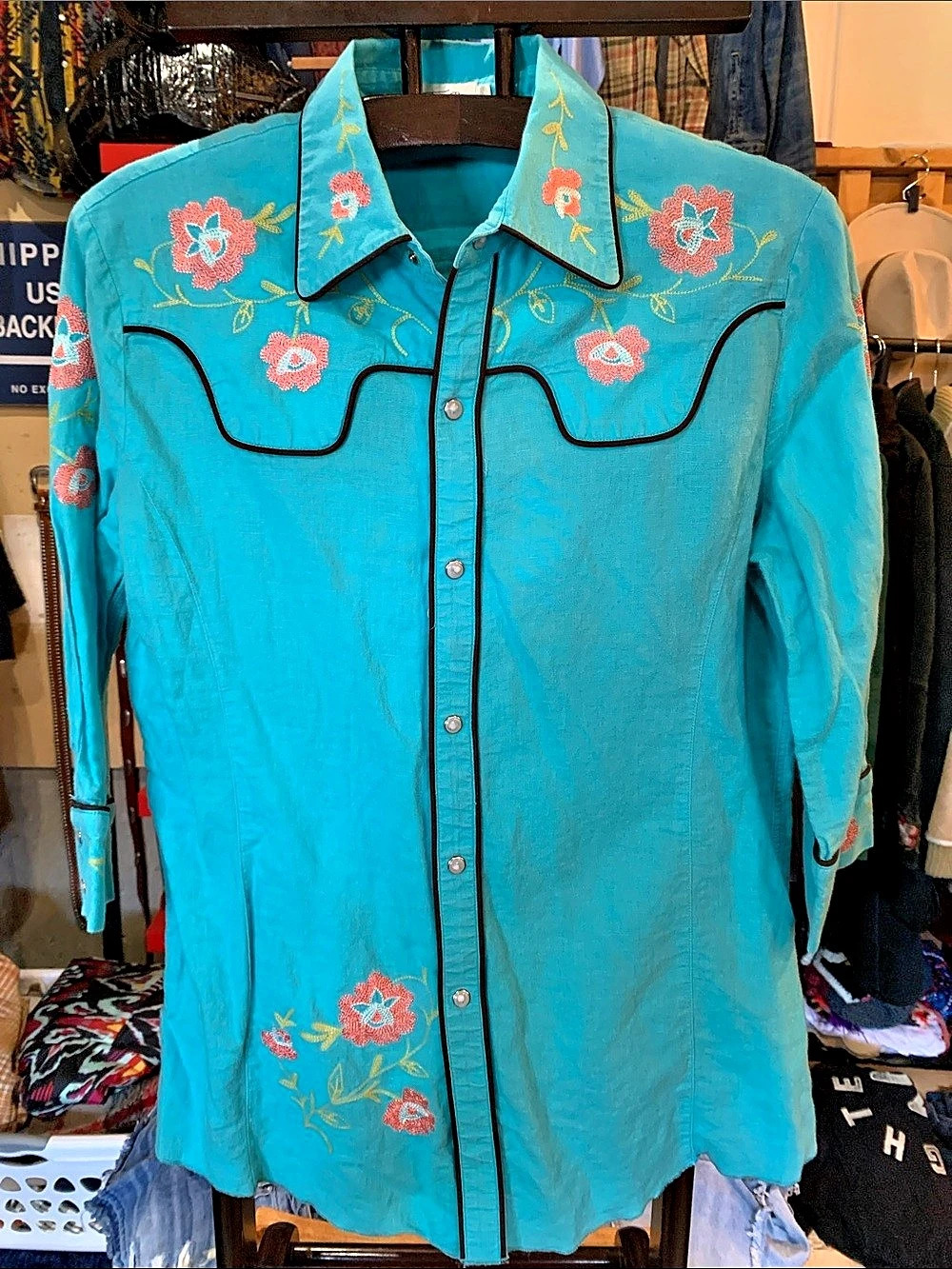 Rock & Roll Cowgirl Floral Embroidered Western Shirt Large